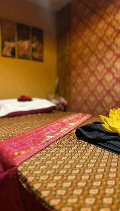 Rose Top Massage per WhatsApp
