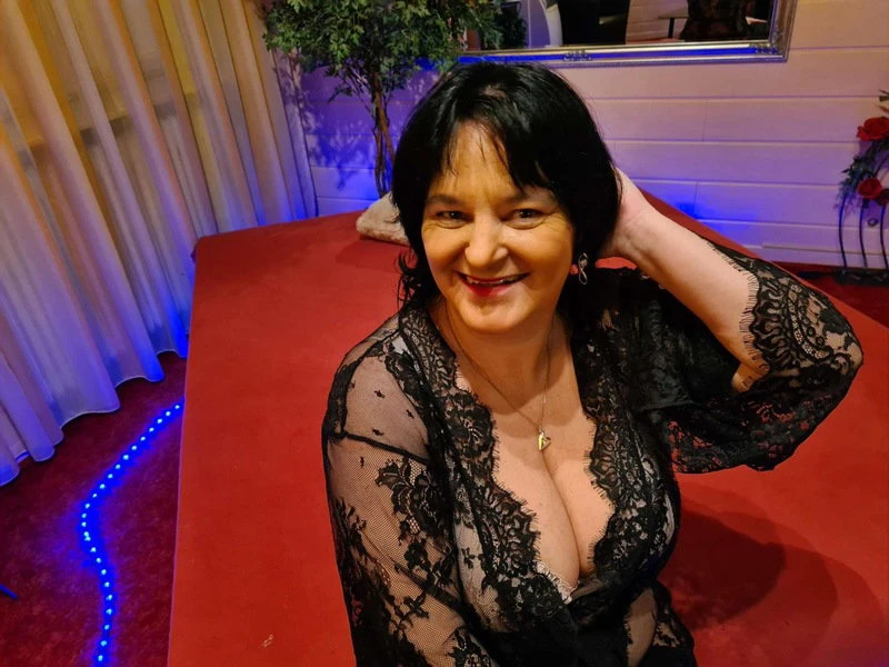 Renata Im Haus Papillon
