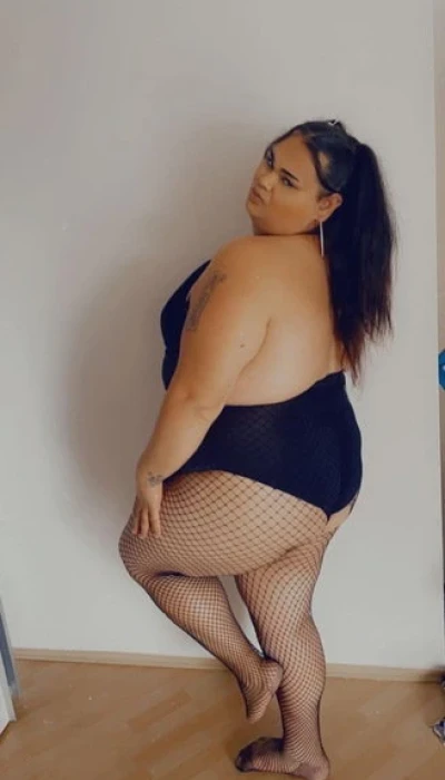 Curvy Kiki