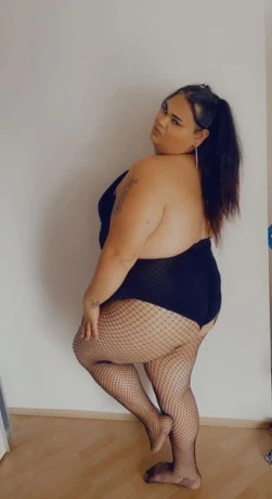 Curvy Kiki