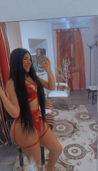 TS Mia Mega