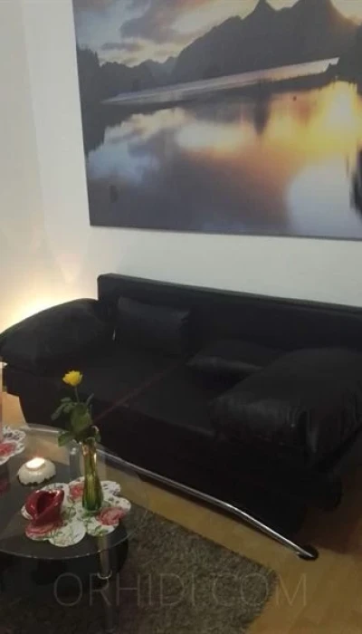 Sasha Wellnessmassage - Reife Lady!