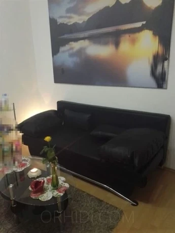 Sasha Wellnessmassage - Reife Lady!