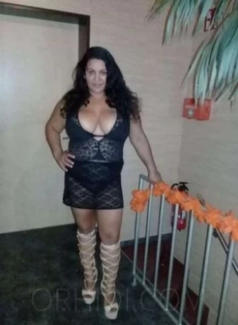Yazmin geil - sehr üppig