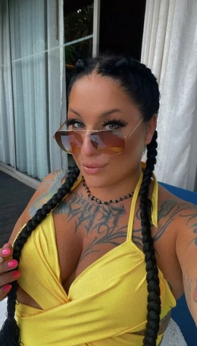 Curvy Chayenne