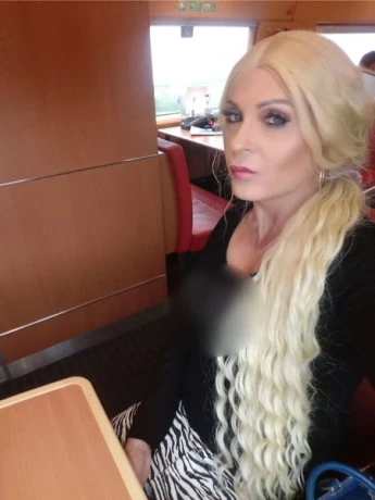 Neu Trans Queen Beyonce