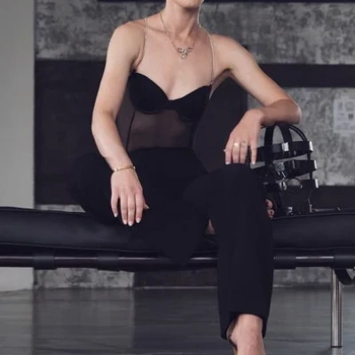 Beruhrbare Bizarrlady Mabella