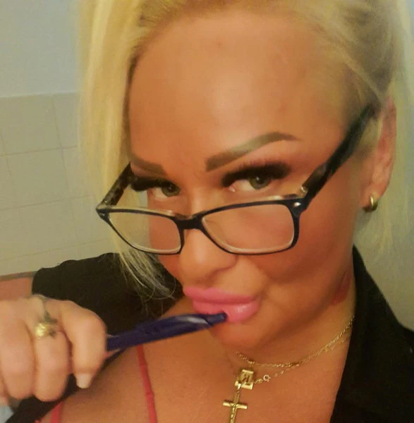 Paula Topservice