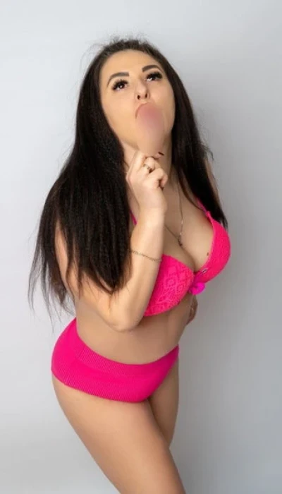 Mascha Bei Mona Roses