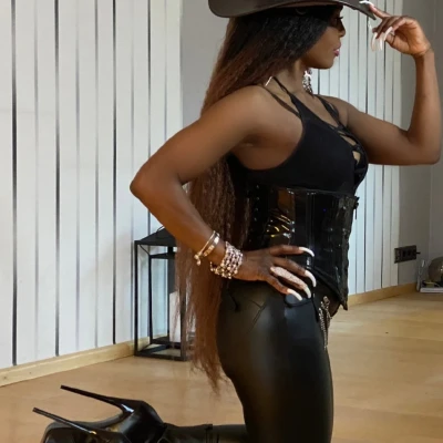 Domina Blackbeauty