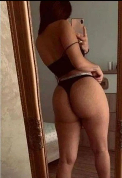 Gabi Bei Mona Roses
