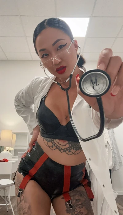 Domina_Isabelle
