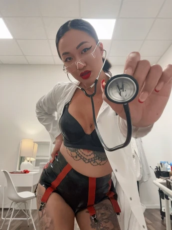 Domina_Isabelle