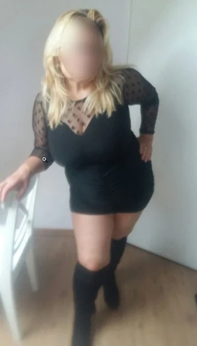Vollbusige Kathy Neu
