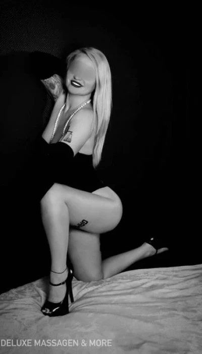 Lilly Bei Deluxe Massage More