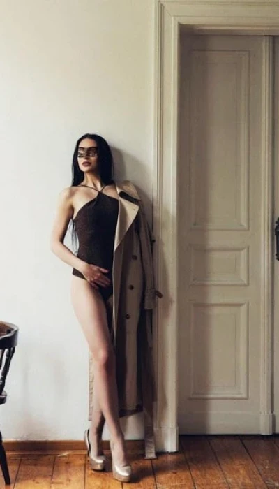 Carmen Wunderbar Brunette