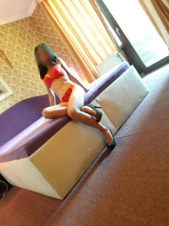 Nicole 21 J DT-Anfängerin  NEU!