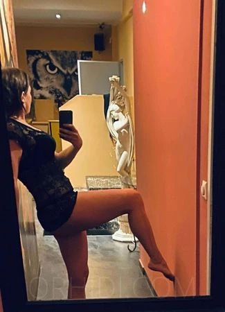 Sofia im Massage Studio