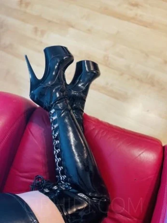 MISTRESS MYA