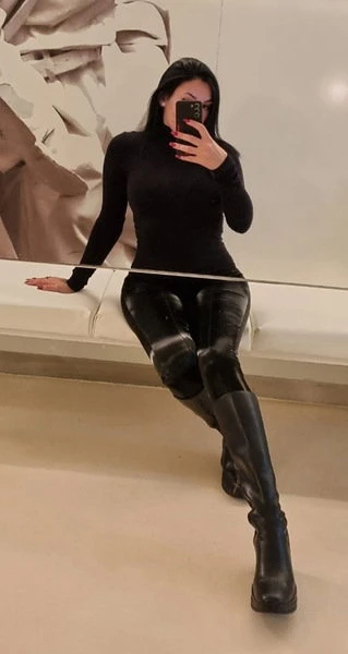 Laura 12