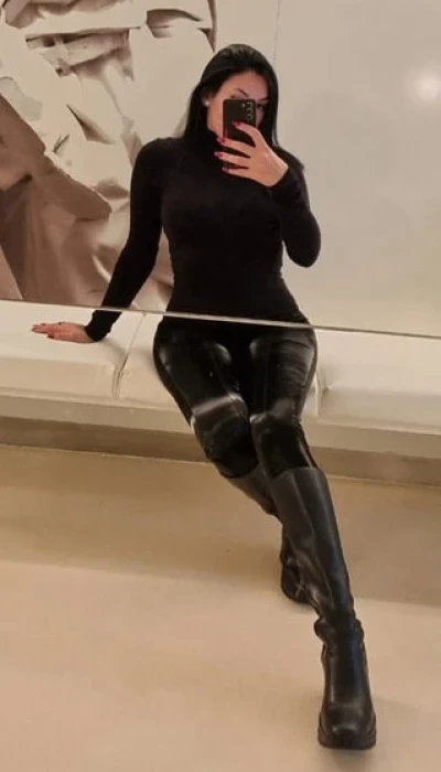 Laura 12
