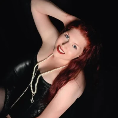 Amelie Bei Deluxe Massage More