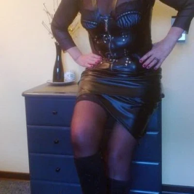 Madame Claudia Diskret