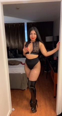 Ganz Neu Larissa1