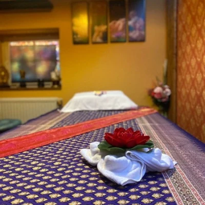 Rose Top Massage per WhatsApp