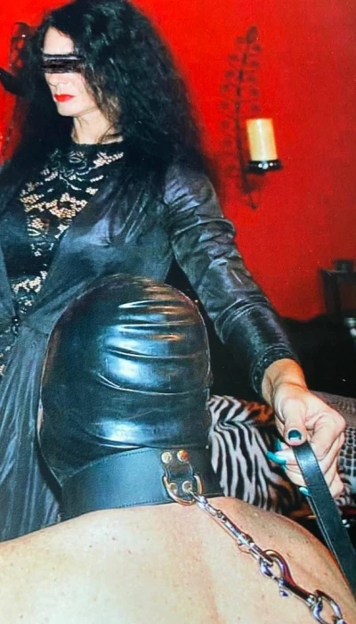 Lady Gina Reine Domina Kein Gv