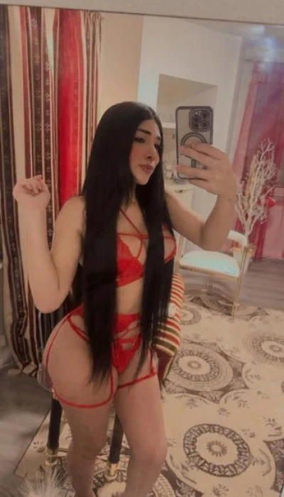 TS Mia Mega