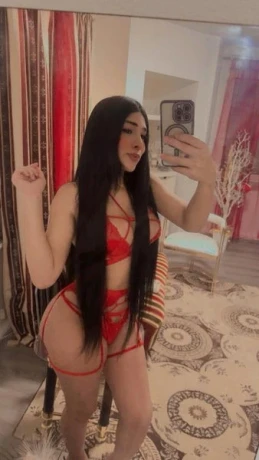 TS Mia Mega