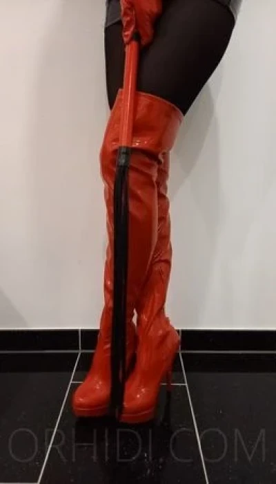 Julia little devil!