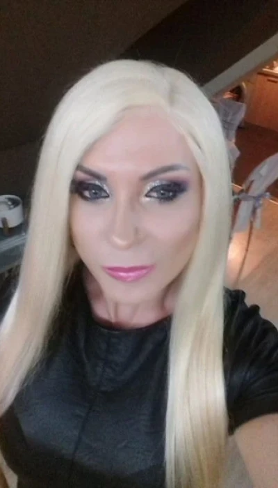 Neu Trans Queen Beyonce