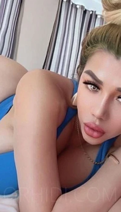 Naomi S*xbombe