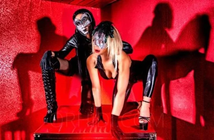 Lisa dominante animalische Dirty Lady