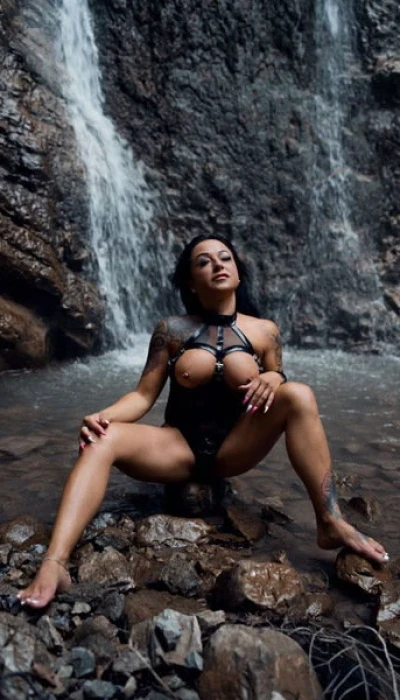 Jenny Hot