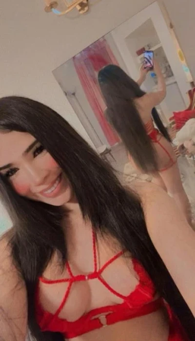 TS Mia Mega