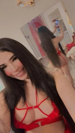 TS Mia Mega