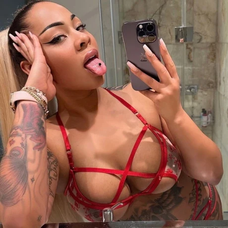 BONI - 100% curvy deutsch/latina NUR BIS SONNTAG !!