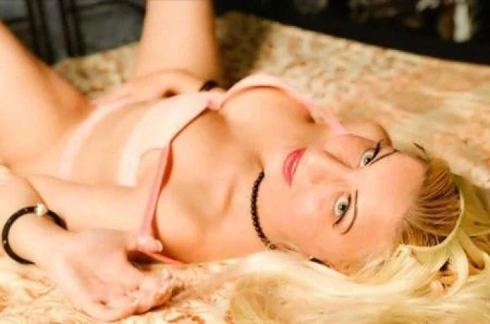 Gina *GANZ NEU* - AV Königin