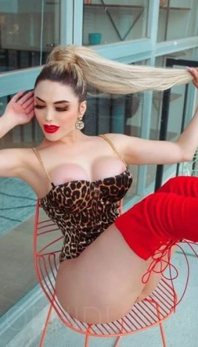 TS KHLOÉ XL