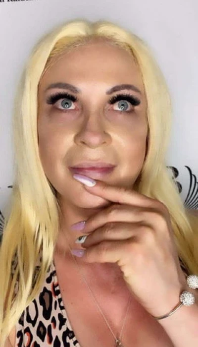 Neu Trans Queen Beyonce