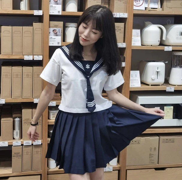 Lucia aus Japan mit AV