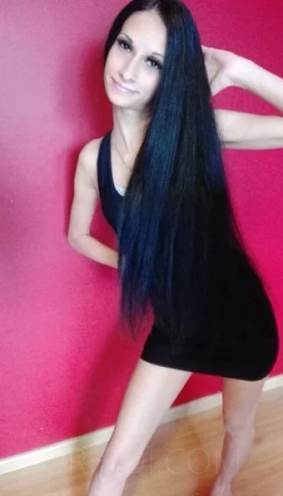 VANESSA **GANZ NEU**