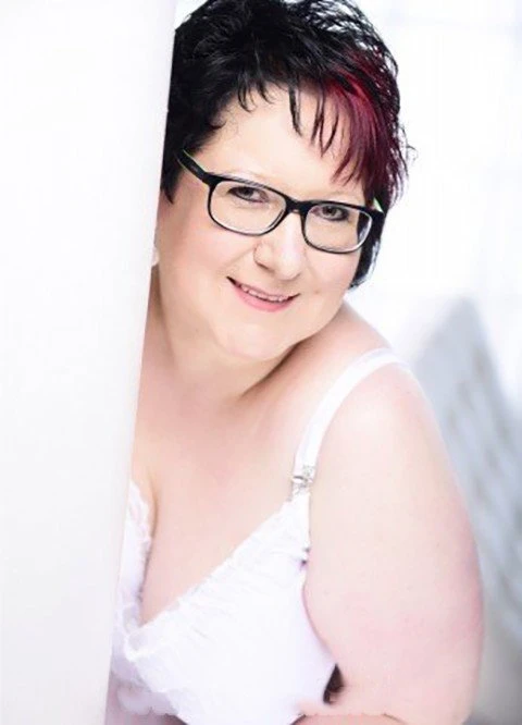 Lilly (35) - Plus Size Modell