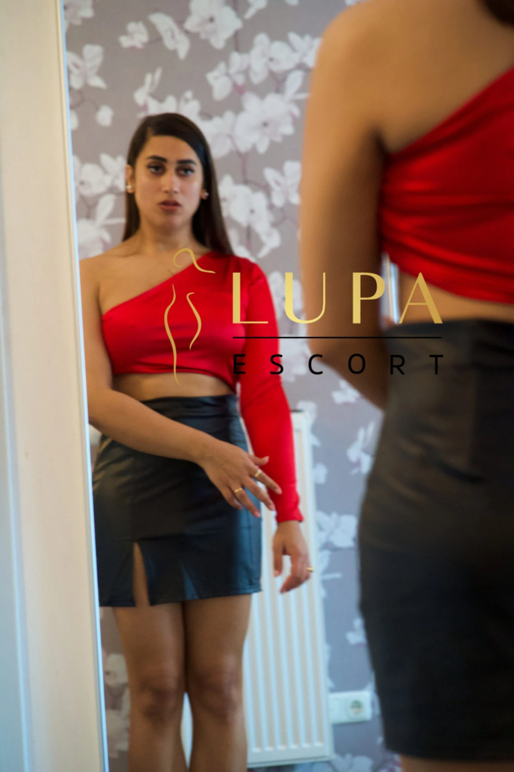 Sarah Lupa Escort