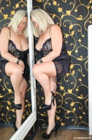 Nicole Aus Ungarn