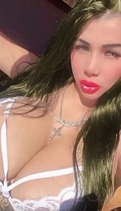 Naomi S*xbombe