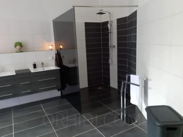 Haus No1-Kein Club-Privathaus